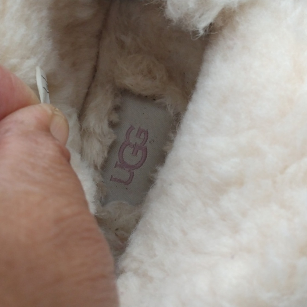 UGG Slippers - Picture 7 of 13